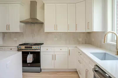 8041 S 85th Court, Justice, IL 60458 - Photo 5