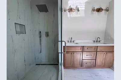 8041 S 85th Court, Justice, IL 60458 - Photo 11