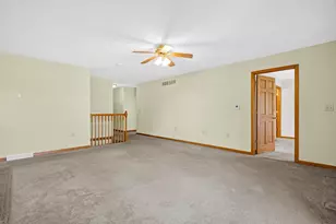 109 E Lake Ct, Atlanta, IL 61723 - Photo 5