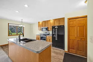 109 E Lake Ct, Atlanta, IL 61723 - Photo 7