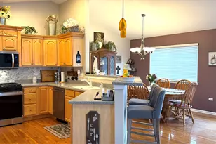 2939 Saganashkee Ln, Naperville, IL 60564 - Photo 5