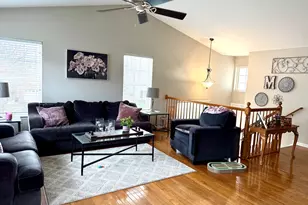 2939 Saganashkee Ln, Naperville, IL 60564 - Photo 3