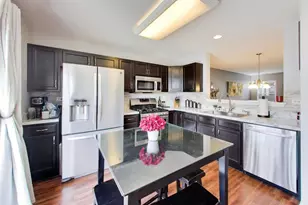 1286 Shamrock Ln, Pingree Grove, IL 60140 - Photo 9