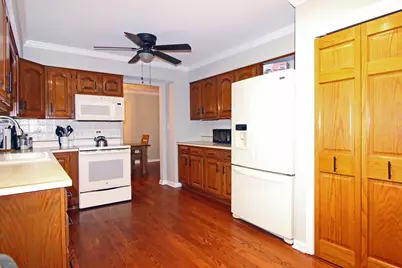 1017 Mayfair Drive, Libertyville, IL 60048 - Photo 9