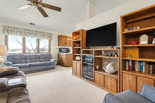 2655 Harbor Dr, Joliet, IL 60431 - Photo 5