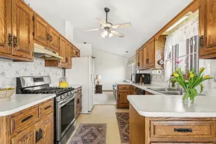 2655 Harbor Dr, Joliet, IL 60431 - Photo 7