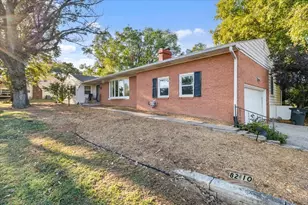 8210 Ridgewood Rd, Rock Island, IL 61201 - Photo 3