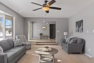 8210 Ridgewood Rd, Rock Island, IL 61201 - Photo 15