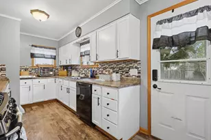 2224 41st St, Rock Island, IL 61201 - Photo 11