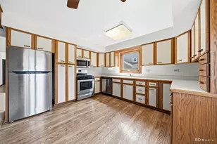 201 N River Rd, Naperville, IL 60540 - Photo 9