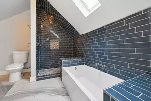 8224 S Saginaw Ave, Chicago, IL 60617 - Photo 5