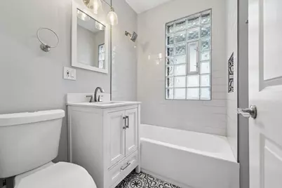 8224 S Saginaw Avenue, Chicago, IL 60617 - Photo 13