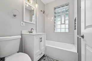 8224 S Saginaw Ave, Chicago, IL 60617 - Photo 13