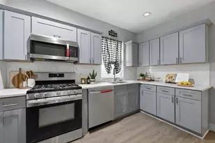 8224 S Saginaw Ave, Chicago, IL 60617 - Photo 7