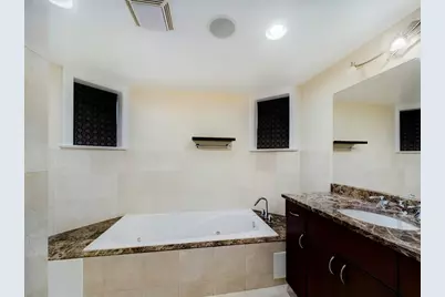 632 W Barry Avenue #GS, Chicago, IL 60657 - Photo 5