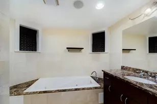 632 W Barry Ave, Chicago, IL 60657 - Photo 5