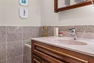 1 E Scott St, Chicago, IL 60610 - Photo 11
