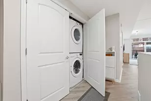 656 Pearson St, Des Plaines, IL 60016 - Photo 17