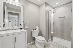 656 Pearson St, Des Plaines, IL 60016 - Photo 11