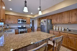 37W208 Olwin Dr, Elgin, IL 60124 - Photo 9