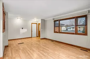 1652 Hilda Dr, Lake Holiday, IL 60548 - Photo 3