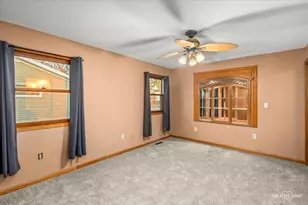 1652 Hilda Dr, Lake Holiday, IL 60548 - Photo 9