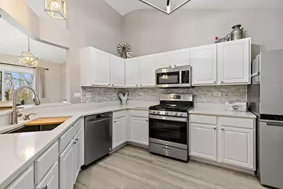 2611 Stanton Circle, Lake in the Hills, IL 60156 - Photo 7