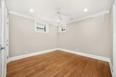 842 W Belle Plaine Avenue #GW, Chicago, IL 60613 - Photo 9