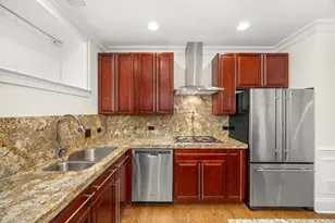 842 W Belle Plaine Ave, Chicago, IL 60613 - Photo 3