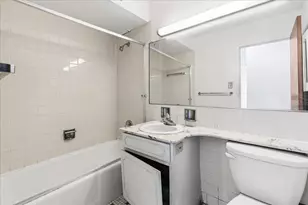 1567 Ridge Ave, Evanston, IL 60201 - Photo 15