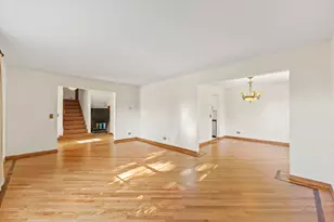 62 E Fox Hill Dr, Buffalo Grove, IL 60089 - Photo 5