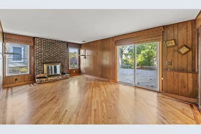 62 E Fox Hill Drive, Buffalo Grove, IL 60089 - Photo 19