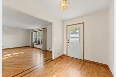 62 E Fox Hill Drive, Buffalo Grove, IL 60089 - Photo 3