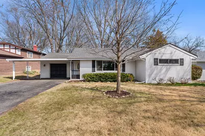 933 N Midlothian Road, Mundelein, IL 60060 - Photo 1