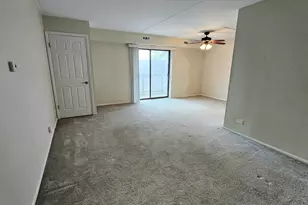 1460 Fairlane Dr, Schaumburg, IL 60193 - Photo 3