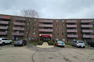 1460 Fairlane Dr, Schaumburg, IL 60193 - Photo 1