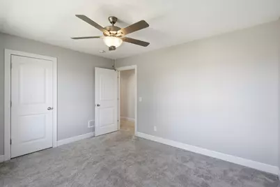 6900 Grover Station, Bettendorf, IA 52722 - Photo 25