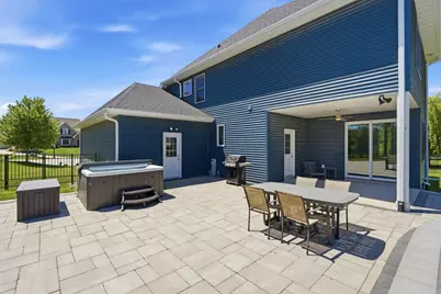 6900 Grover Station, Bettendorf, IA 52722 - Photo 45