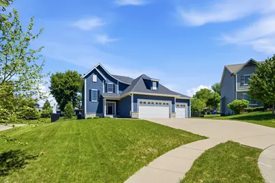 6900 Grover Station, Bettendorf, IA 52722 - Photo 3