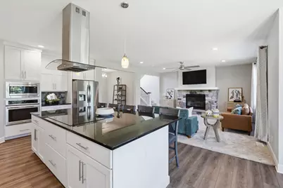 6900 Grover Station, Bettendorf, IA 52722 - Photo 13