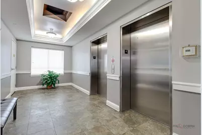 125 N Buffalo Grove Road #407, Buffalo Grove, IL 60089 - Photo 5