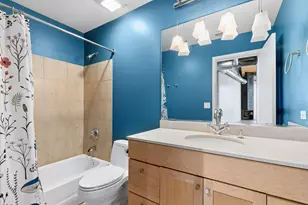 525 W Superior St, Chicago, IL 60654 - Photo 19