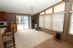 5435 Autumn Ash Ln, Machesney Park, IL 61115 - Photo 9