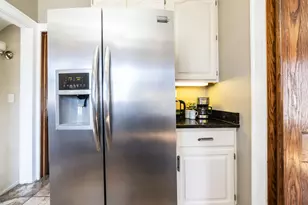 489 Division St, Elgin, IL 60120 - Photo 17