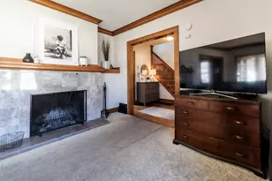 489 Division St, Elgin, IL 60120 - Photo 7