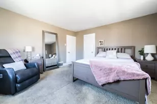 489 Division St, Elgin, IL 60120 - Photo 31