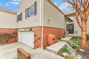 29 Fields East Dr, Champaign, IL 61822 - Photo 5