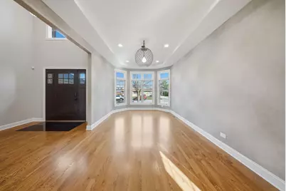 8242 Latrobe Avenue, Burbank, IL 60459 - Photo 3