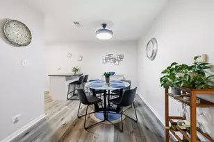 471 Raintree Ct, Glen Ellyn, IL 60137 - Photo 11