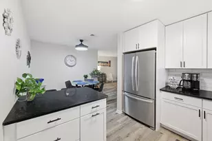 471 Raintree Ct, Glen Ellyn, IL 60137 - Photo 13